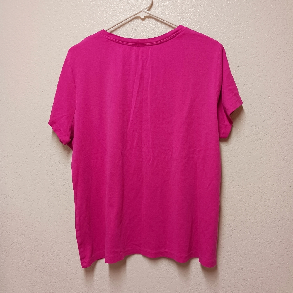St. Johns Bay Pink Vneck T-shirt - Picture 2 of 4